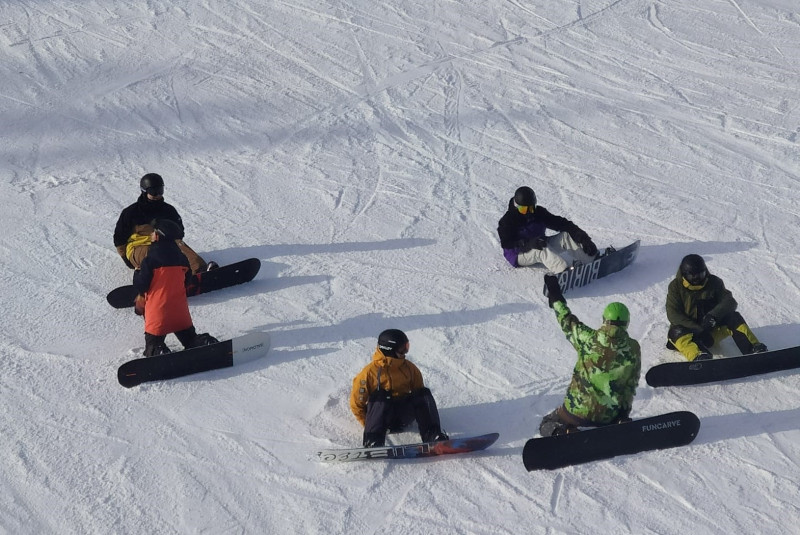 Группповые занятия по сноуборду в Арзхызе, карвинг